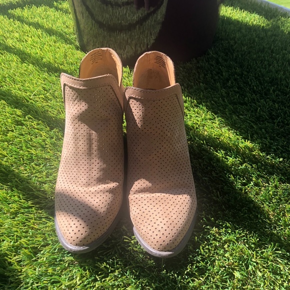 Steve Madden Ankle Boots, size 5.5 - Picture 3 of 5